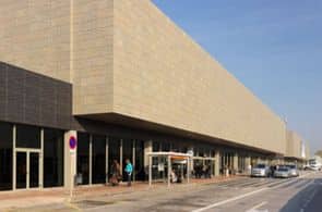 privatjet_girona_blick_terminal